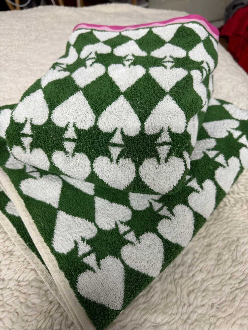 Anthropologie Green and White Heart Pattern Towel with Pink Trim bath towel set